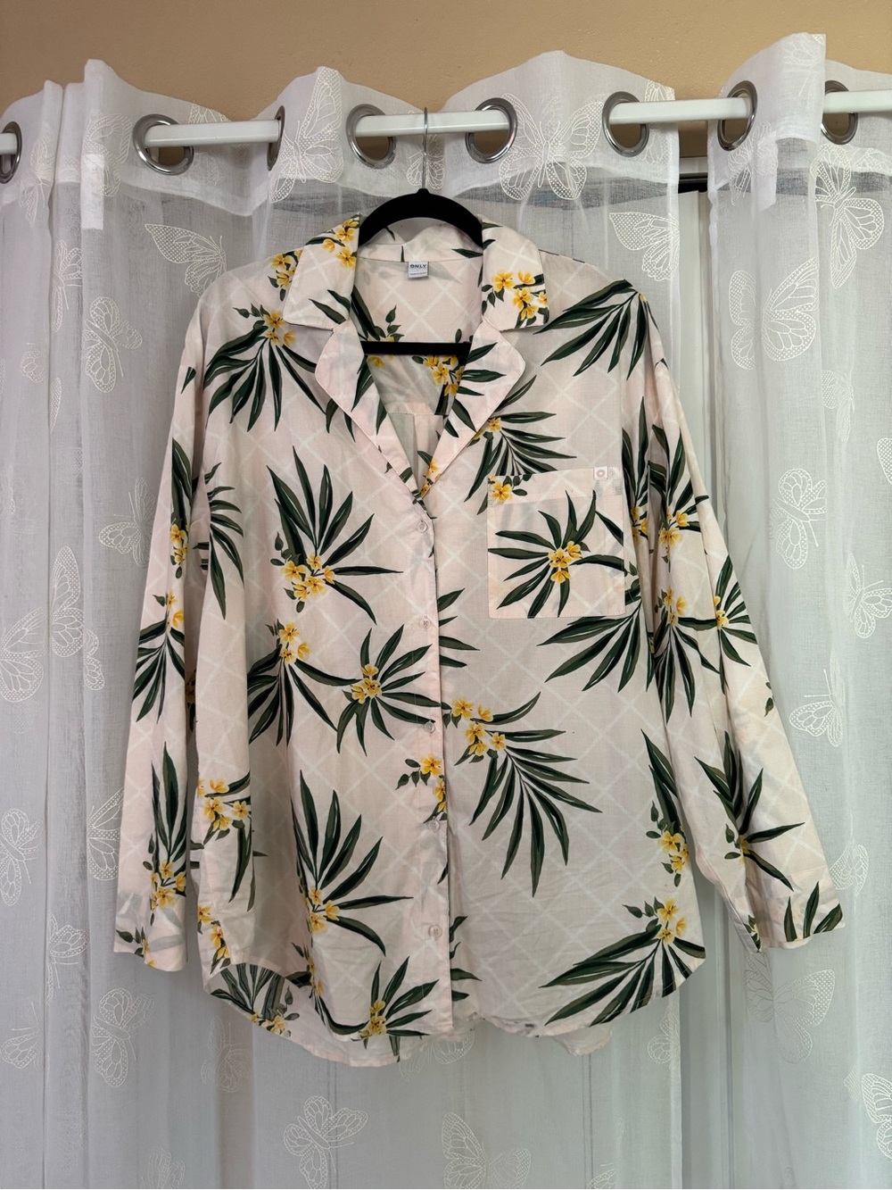 Old Navy 100% Cotton Pink Floral Button-Down Shirt with Green Leaf Print